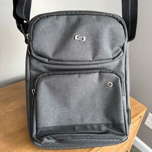 Solo New York Grey Ludlow Tablet Sling Crossbody Bag iPad Organizer